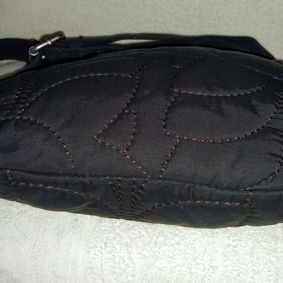 Fossil Key Per black quilted crossbody bag. - Picture 8 of 10